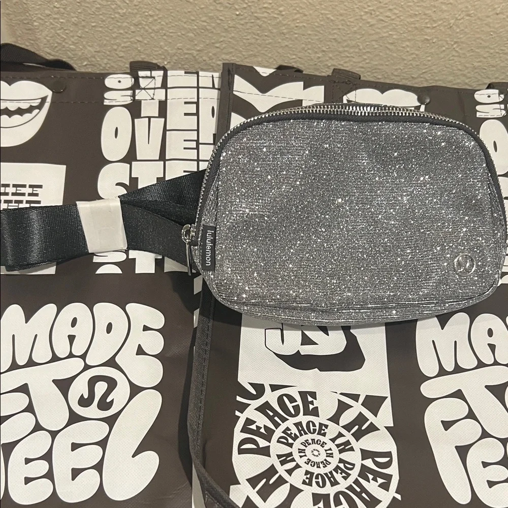 Silver everywhere belt bag 1L Glitter - Picture 1 of 2